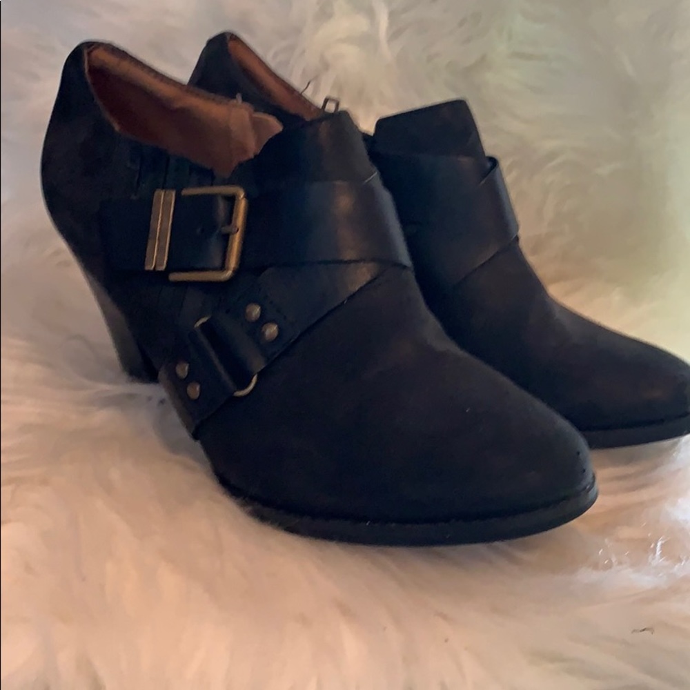 Clark’s booties size 7.5
